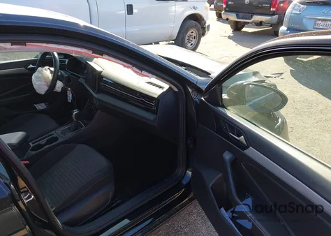 2025 Volkswagen Jetta 1.5T S z USA, uszkodzony, nr VIN 3VW5X7BU2SM019415